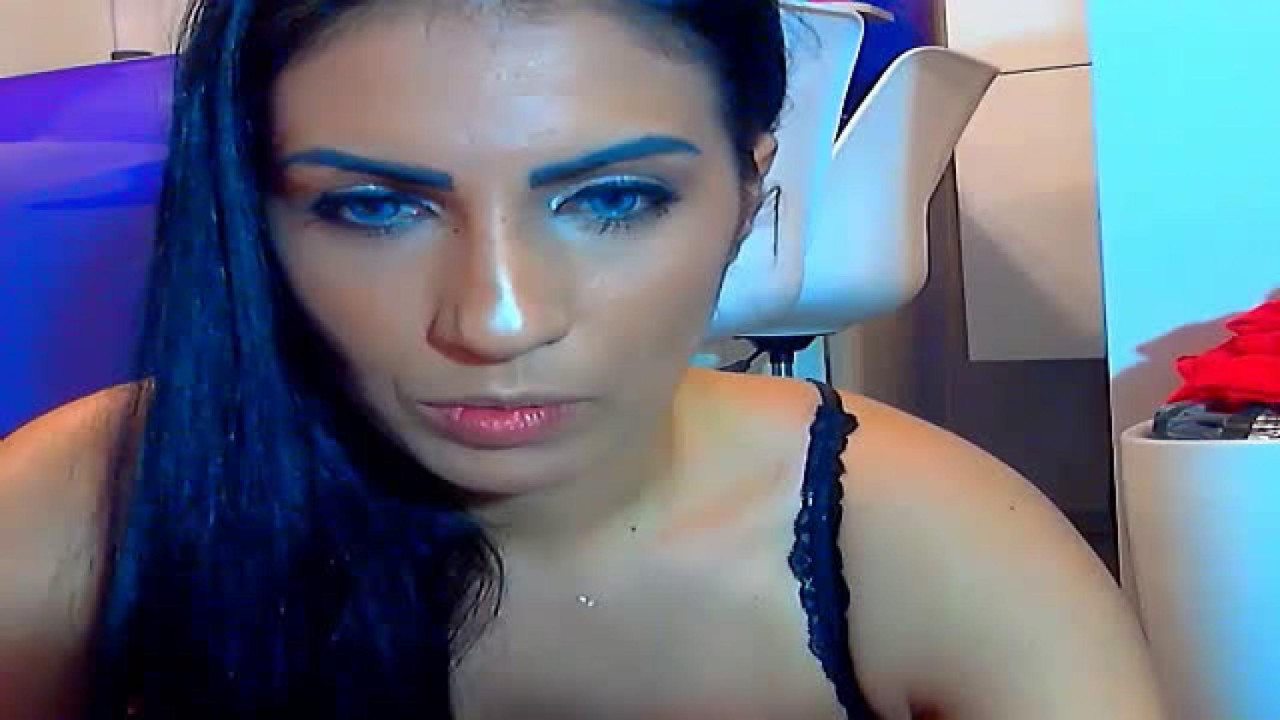 crazy_x_couple True Webcam [2017/12/20 02:05:15]