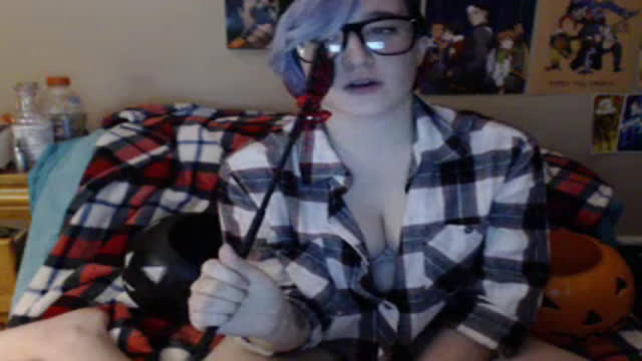 cosmicpenguin Twerking Webcam [2017/10/12 02:48:33]