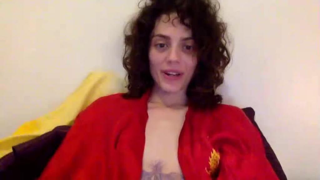 curlyhededcutie