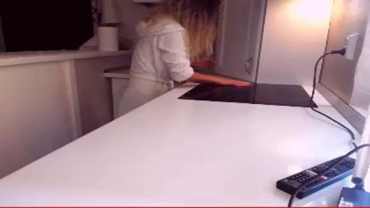 royalvelvet Strap Video [2017/09/27 11:42:19]