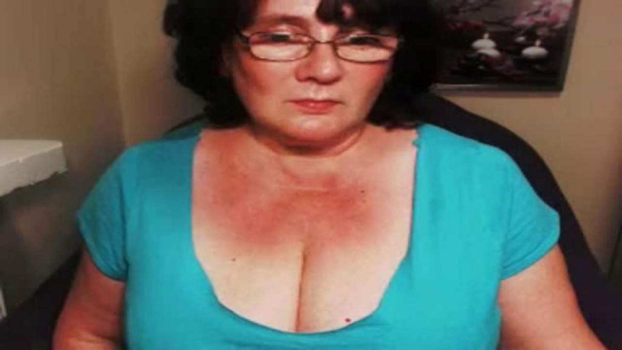 milfdoris Pussy Show [2017/07/17 20:10:39]
