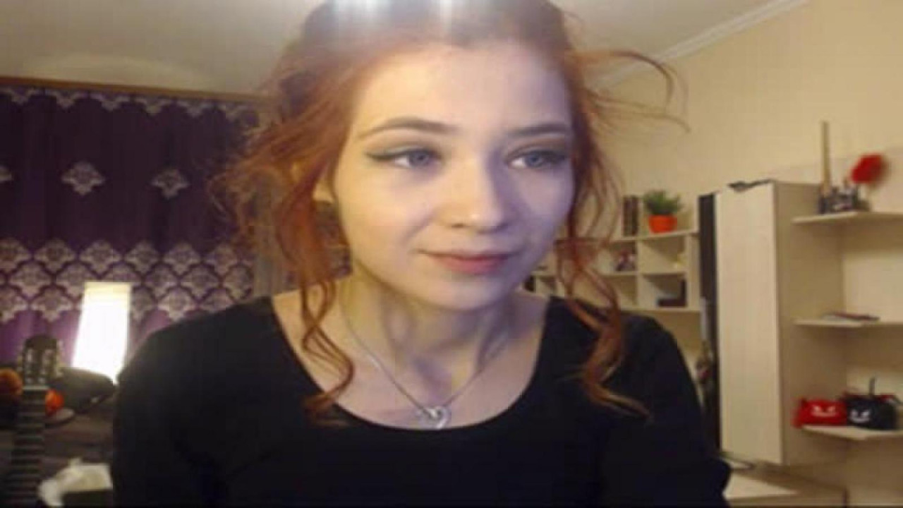 julyredfox Topless [2017/05/23 23:45:41]