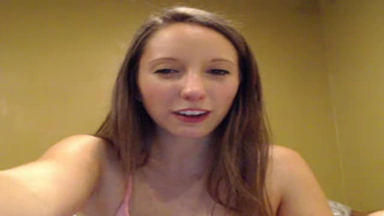 hollybubbli Naked Webcam [2017/10/05 01:35:25]