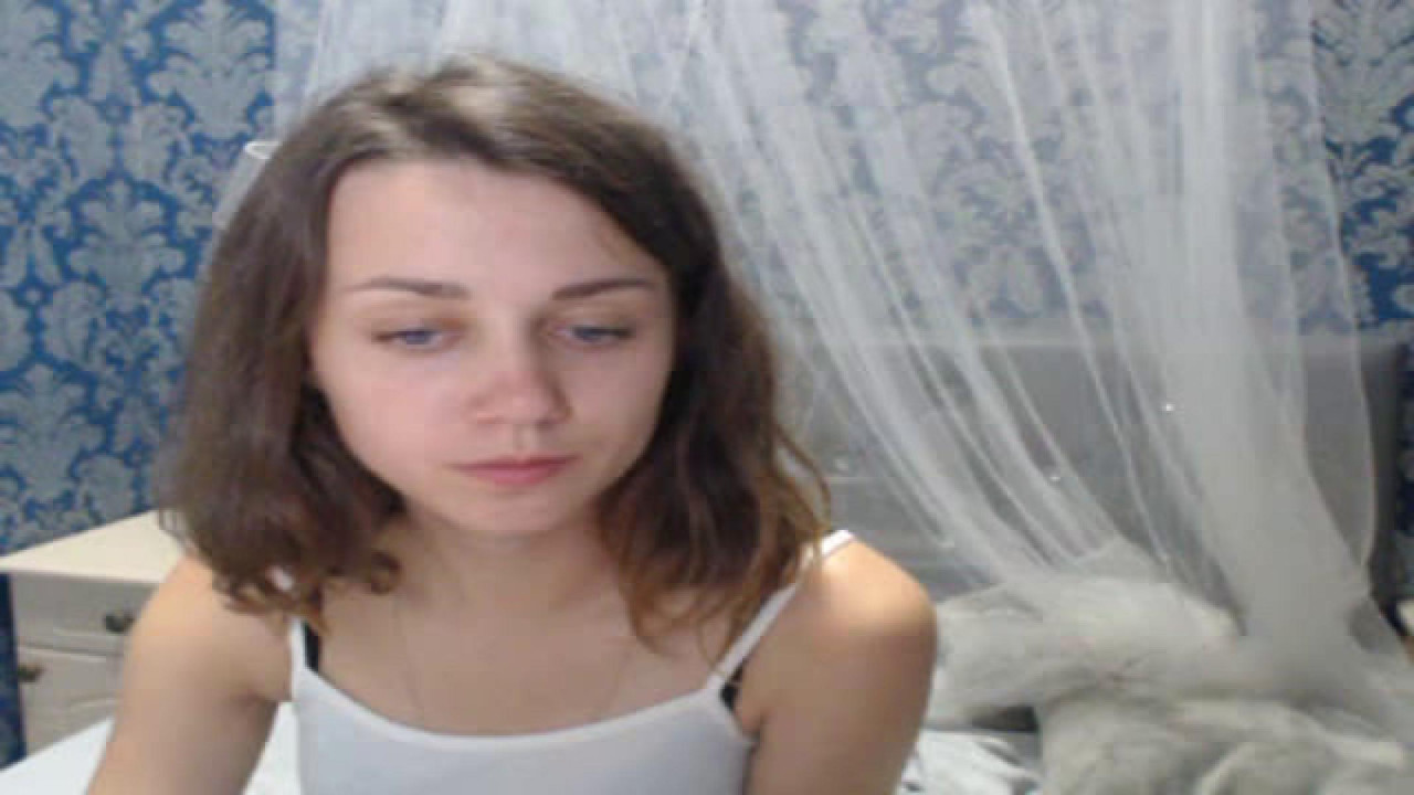 emilie_18 Doggy Webcam [2017/09/12 21:25:37]