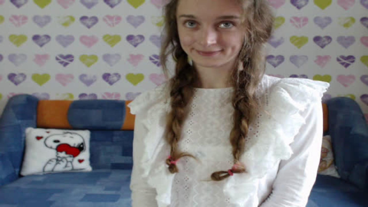 shyschoolg1rl Fingering Webcam [2018/04/25 13:51:49]