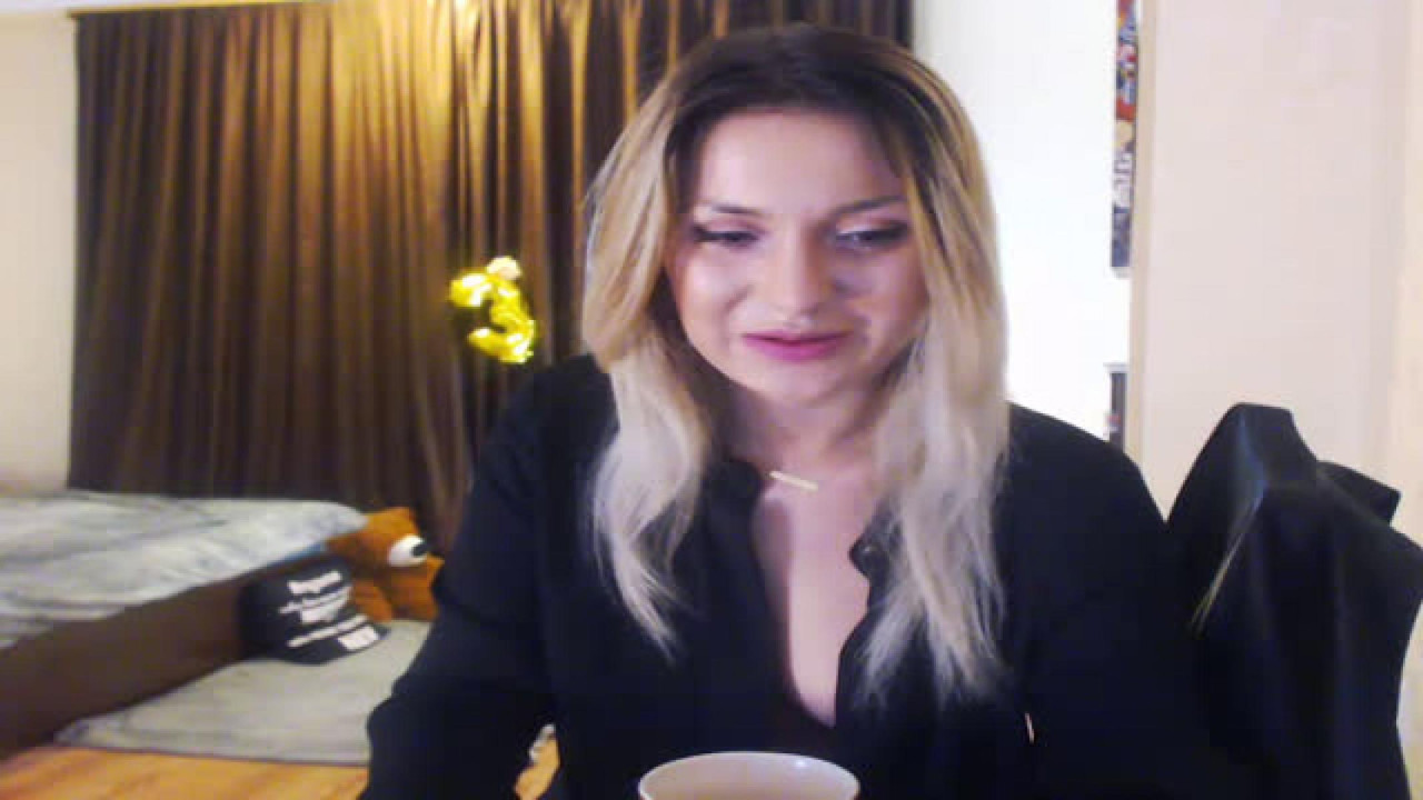 xonomgwtf Topless Show [2017/11/01 22:45:37]