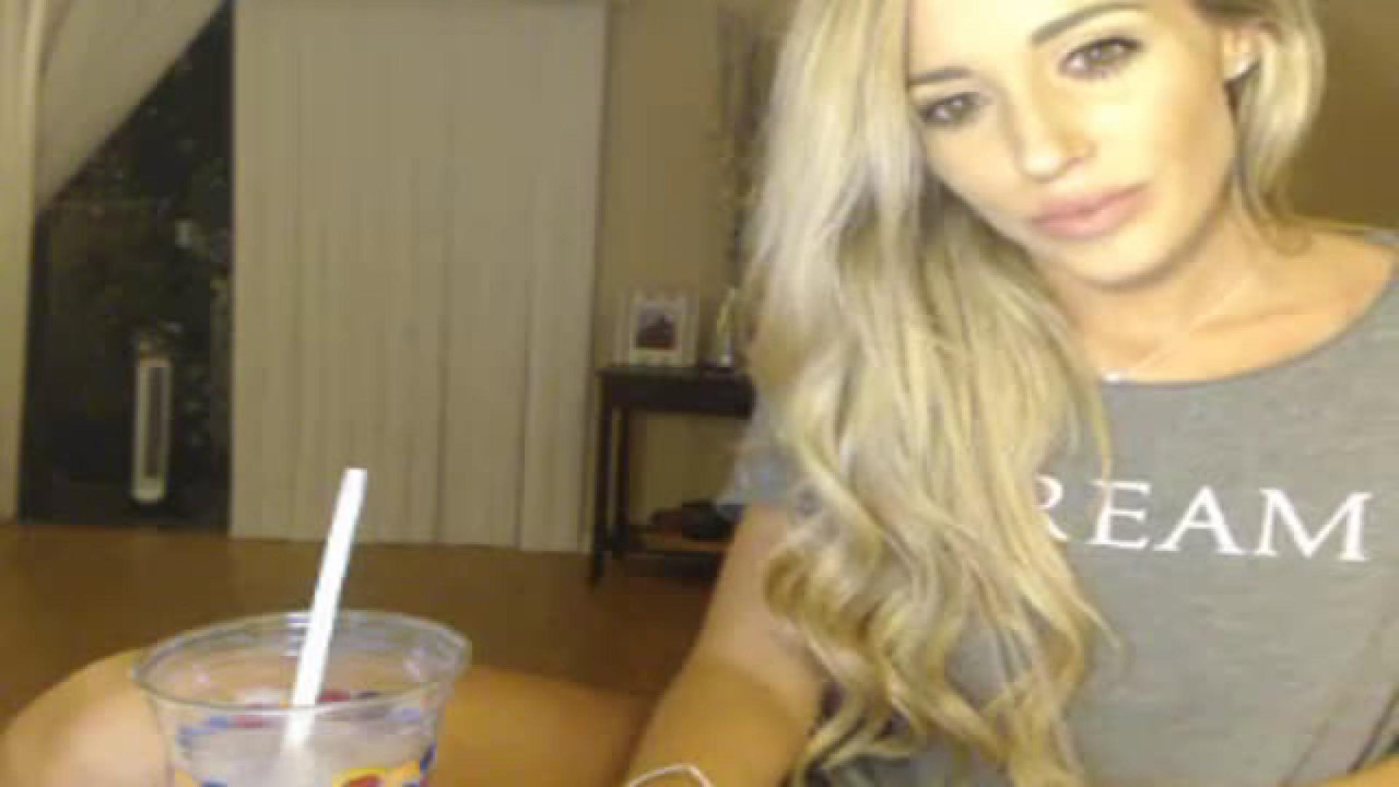 bambiii_babe Fingering Webcam [2017/10/25 05:35:24]