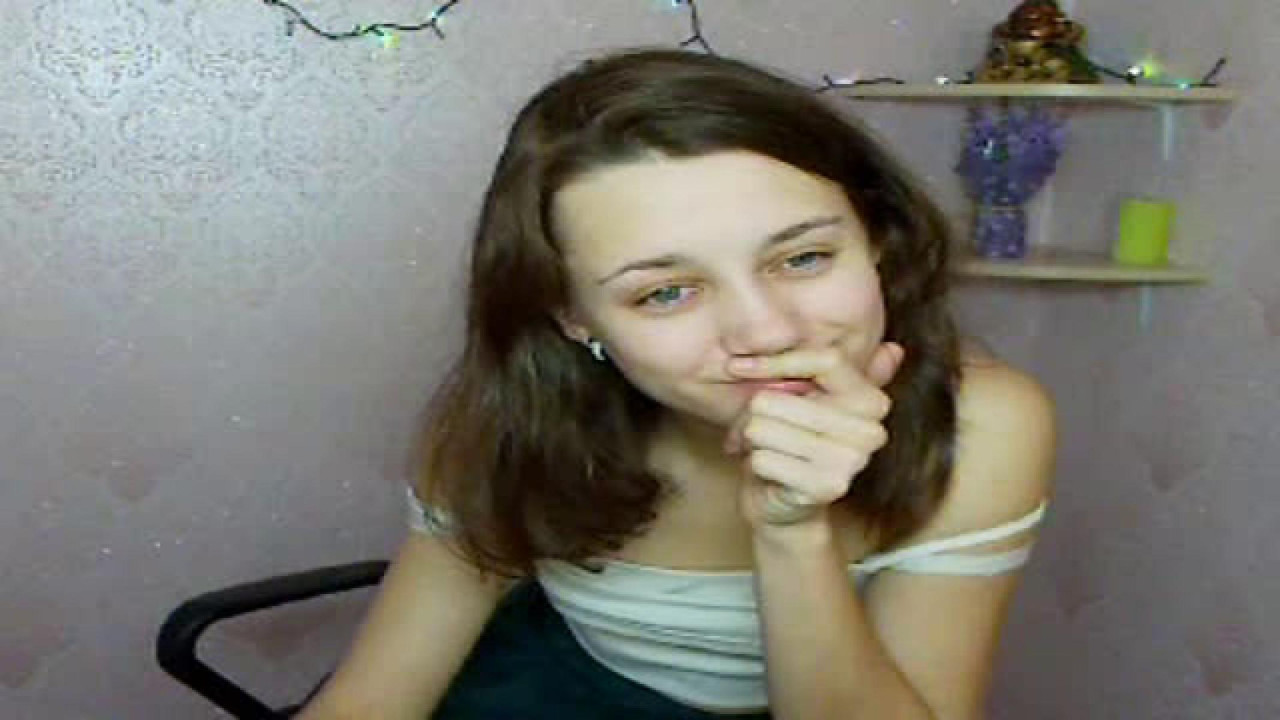 emilie_18 MFC Webcam [2017/11/24 02:45:25]