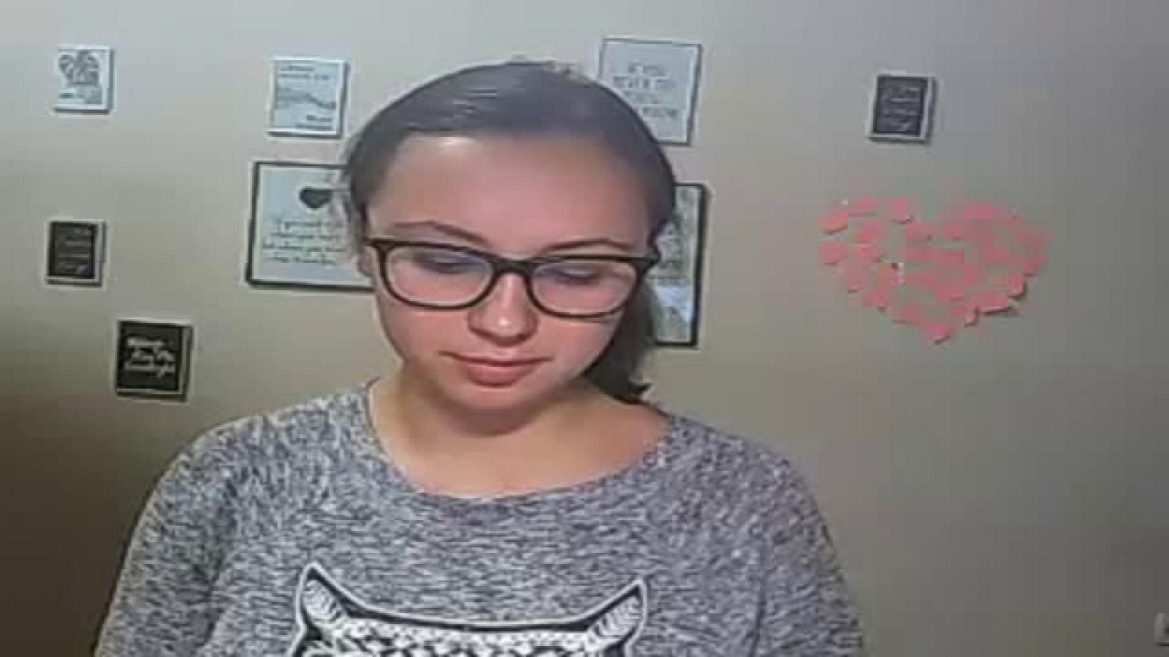angela_petra Doggy Webcam [2018/02/10 07:01:29]