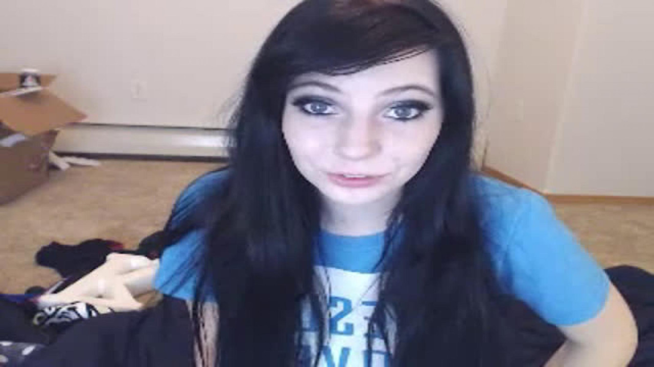 kyliewoods Strip Webcam [2017/11/16 01:25:34]