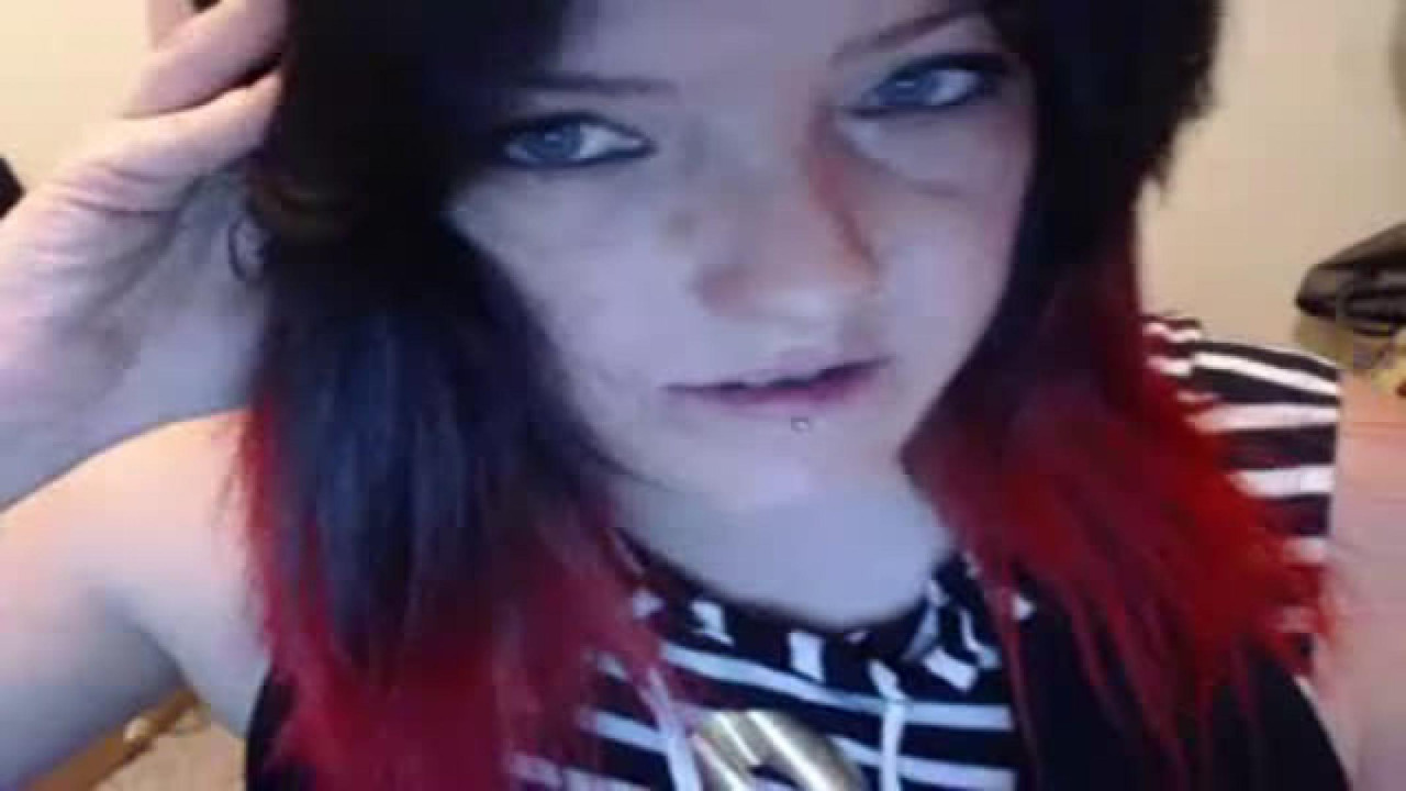 irish_whiskey Flashing Webcam [2018/05/30 21:36:00]
