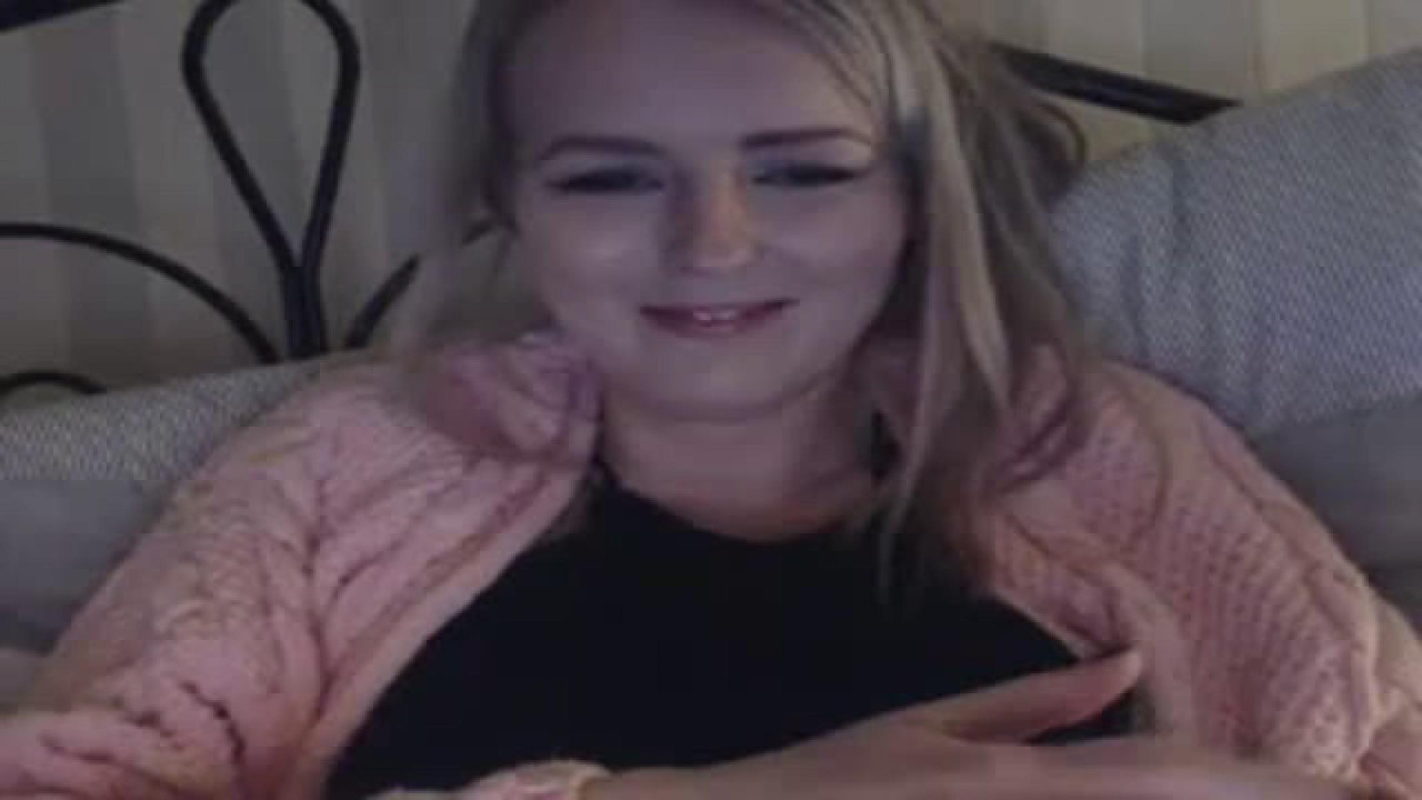 louloufetish Lotion Webcam [2017/11/11 01:06:39]