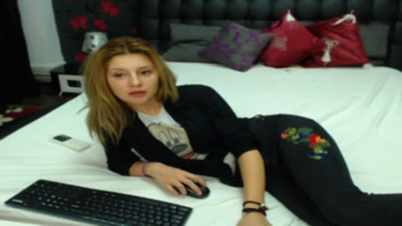 brandidaniels Flashing Video [2017/11/04 08:09:17]