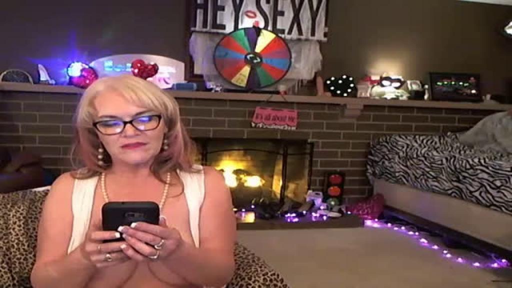 hotwifedarla