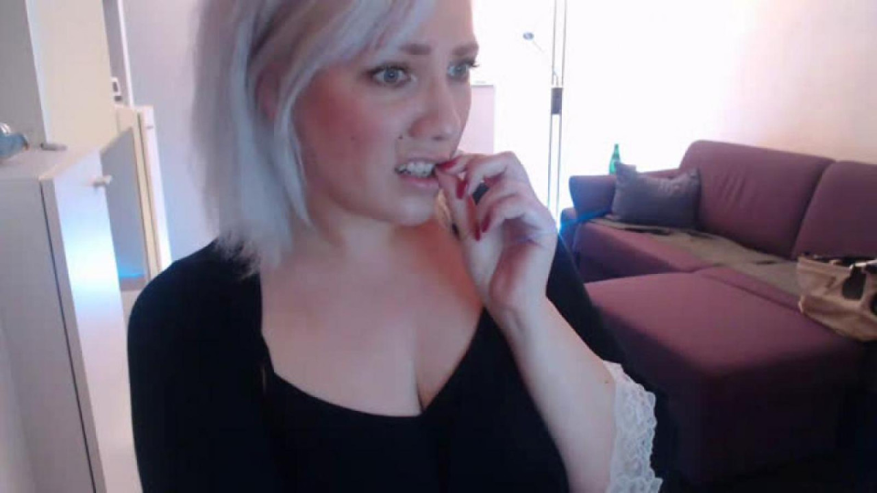 sensualminx Riding Webcam [2017/06/13 20:50:55]