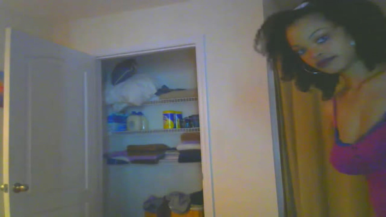 exotic_ebony HD Webcam [2017/11/16 13:56:04]