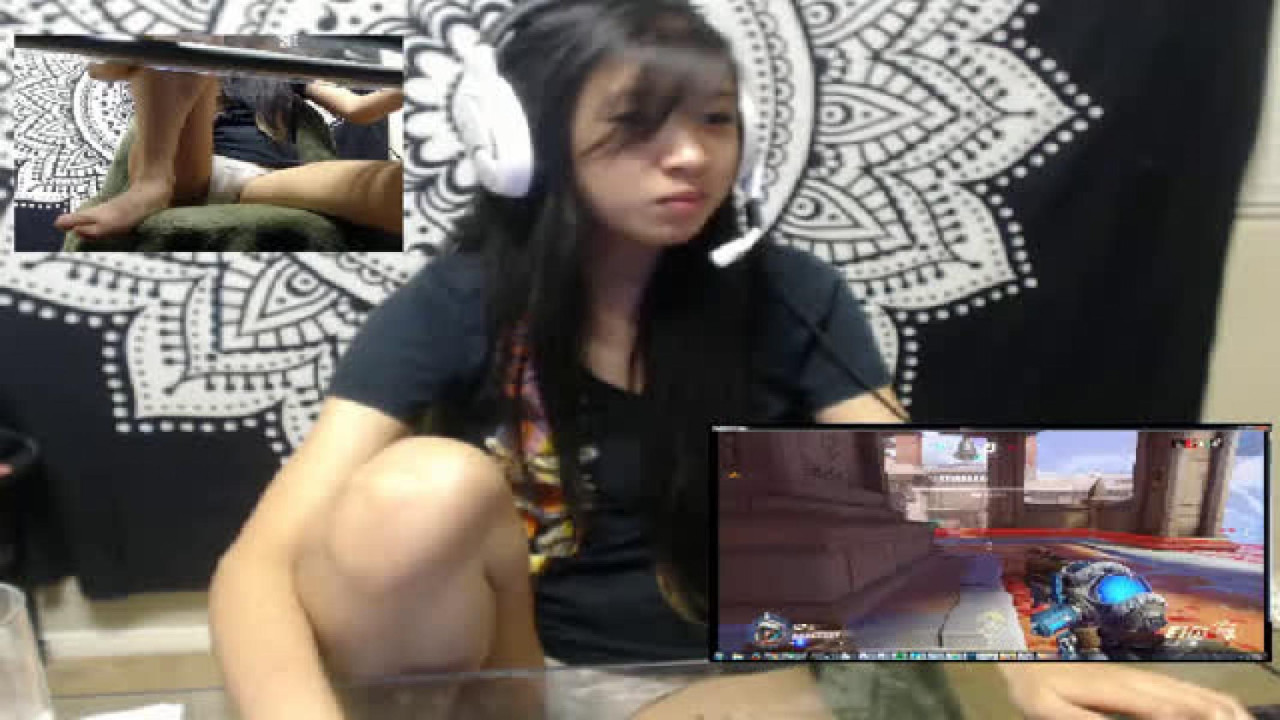 cosmicneko MyFeeCams Video [2017/10/21 06:56:37]