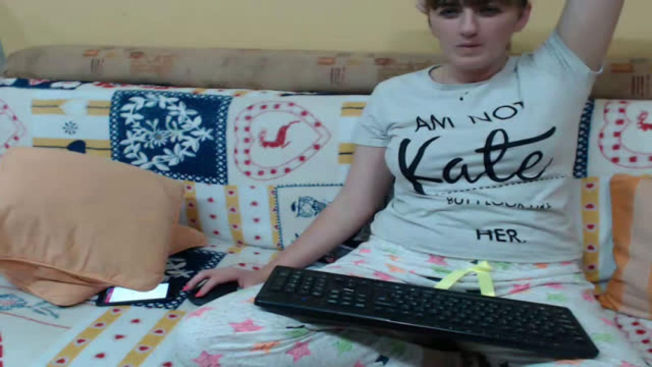 ella_max_live