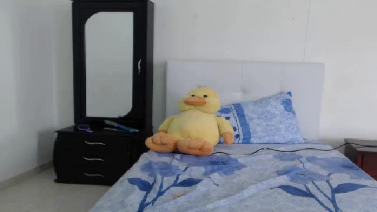 sophiiedoll Twitter Webcam [2017/04/25 - 18:11:46]