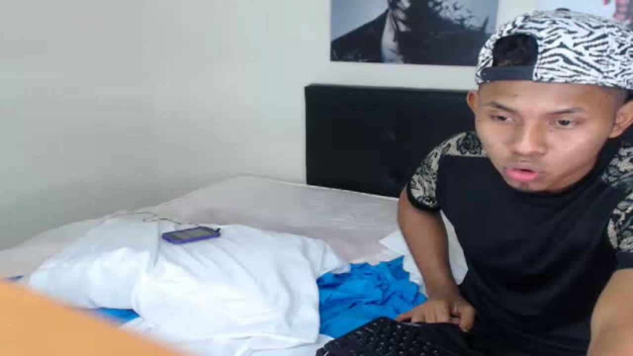 faded_tsboy Topless Webcam [2017/06/30 - 14:00:58]