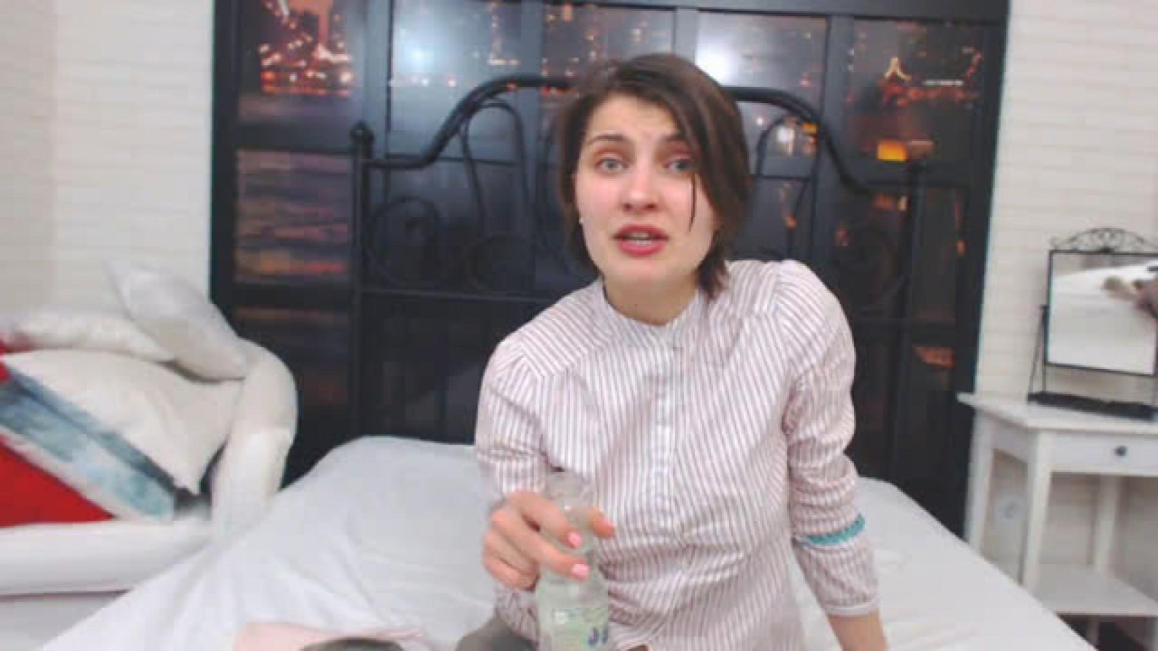 ellyminx webcam [2017/03/30 09:00:56]