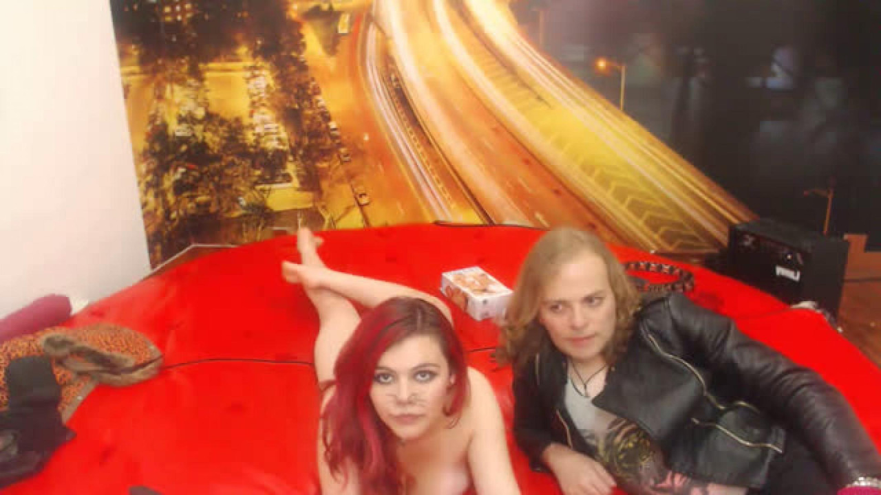 slaveplaycouple4u Feet Webcam [2017/04/22 - 12:00:30]