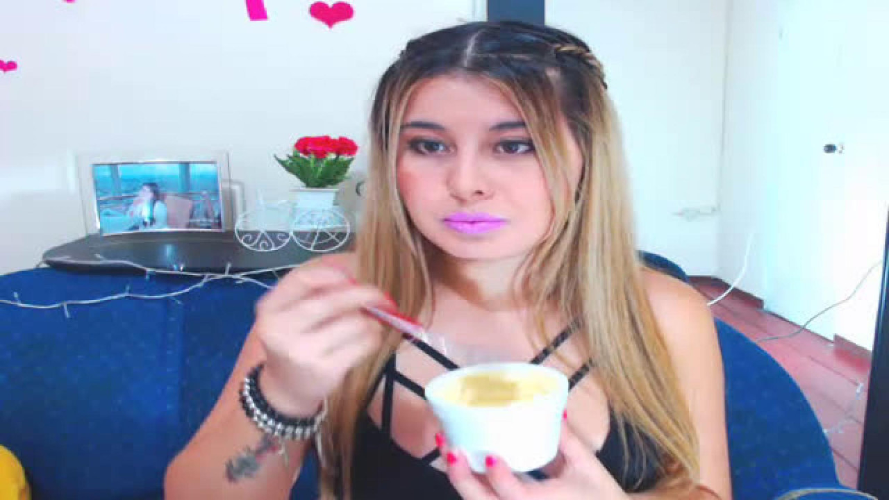 saraandlaura Cunt Show [2017/06/18 - 05:44:12]