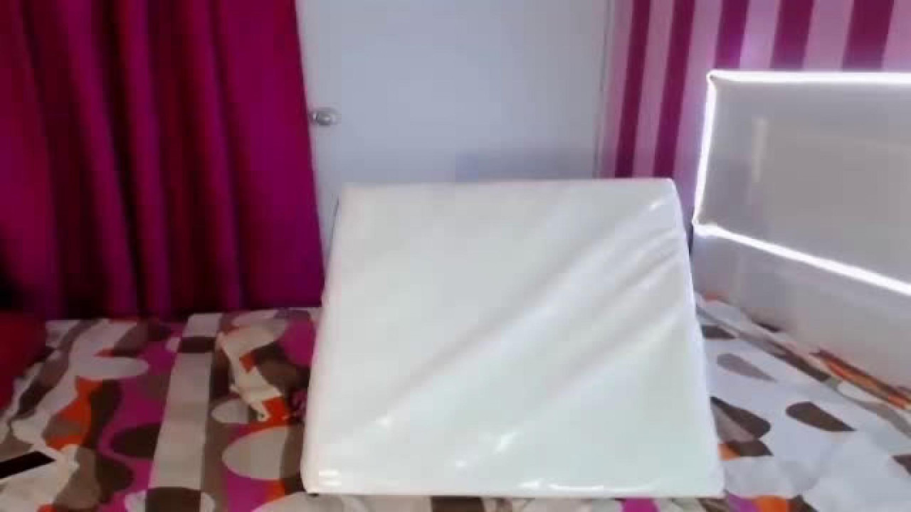 hugecocksexxy naked [2017/02/25 02:21:27]