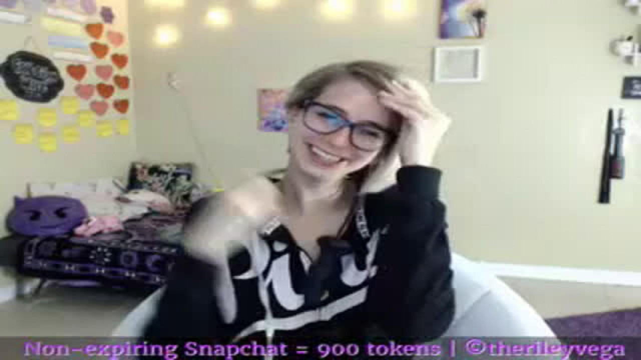 rileyvega webcam [2017/05/13 00:15:38]