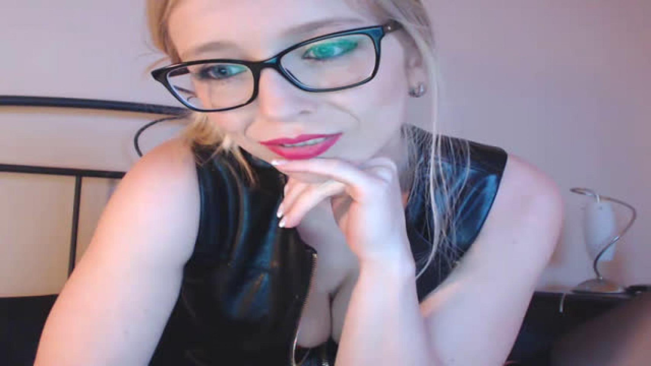 michelina87 Camwhore Webcam [2017/06/06 - 21:46:13]