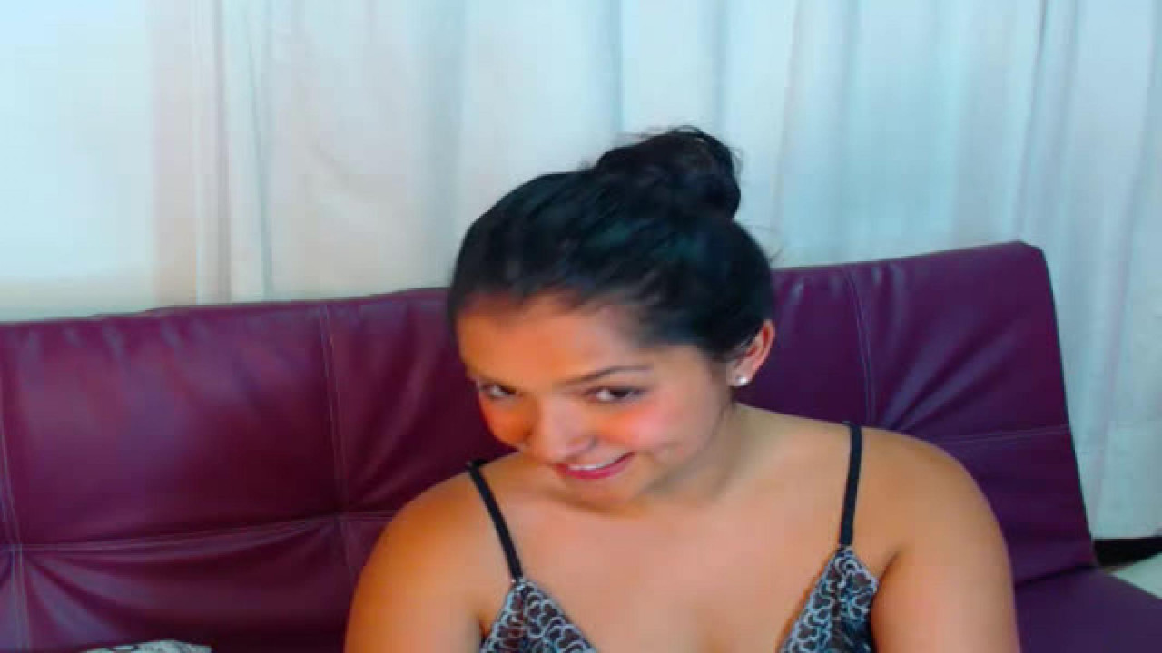 amybullock Cum Webcam [2017/06/07 - 19:00:36]