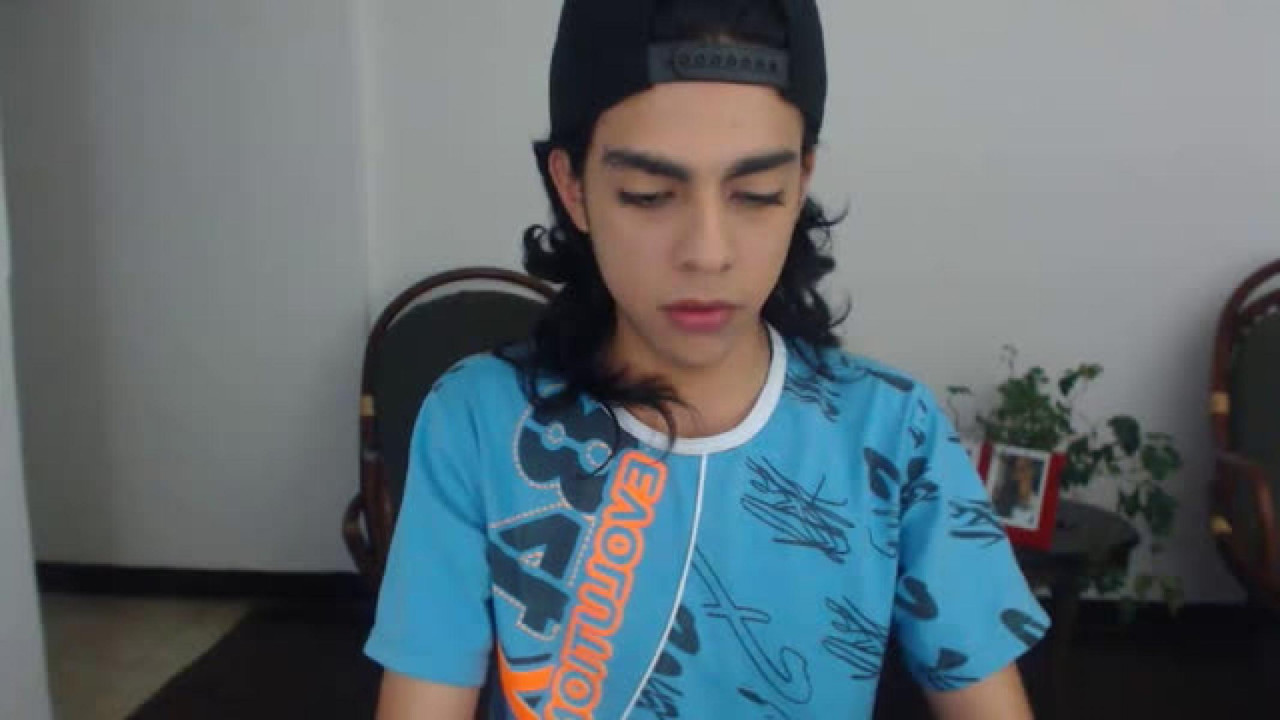 tyler_hot_boy_latino Lotion Video [2017/05/16 - 04:45:16]