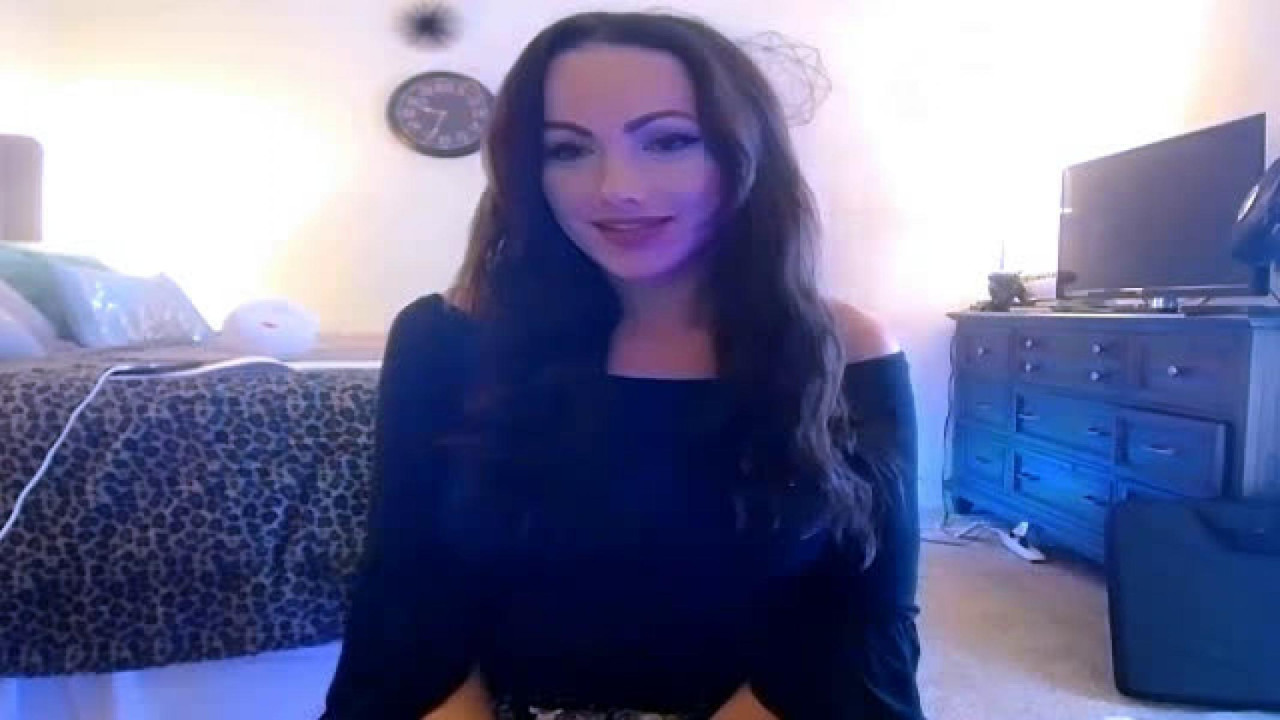 raisedbywolfs Butt Show [2017/05/17 - 00:00:42]