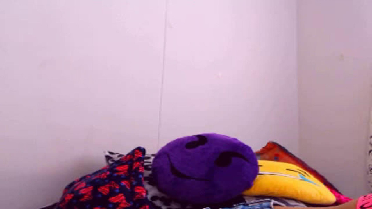 brendapetite Spanking Webcam [2017/06/16 - 15:55:28]