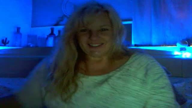 bluecatblonde