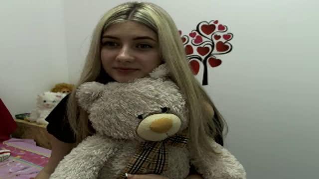 lindafox4u webcam [2017/03/01 00:10:27]