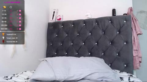 valerie_moon4
