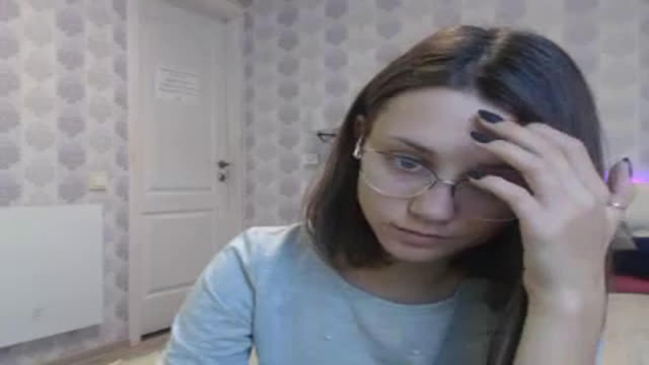 emilie_18 Masturbating Show [2017/09/28 14:47:17]
