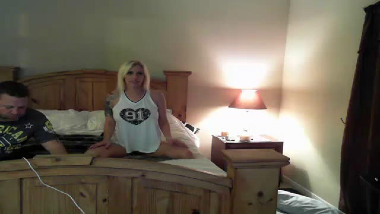 naughtyfkncouple recorded [2017/01/12 10:20:55]
