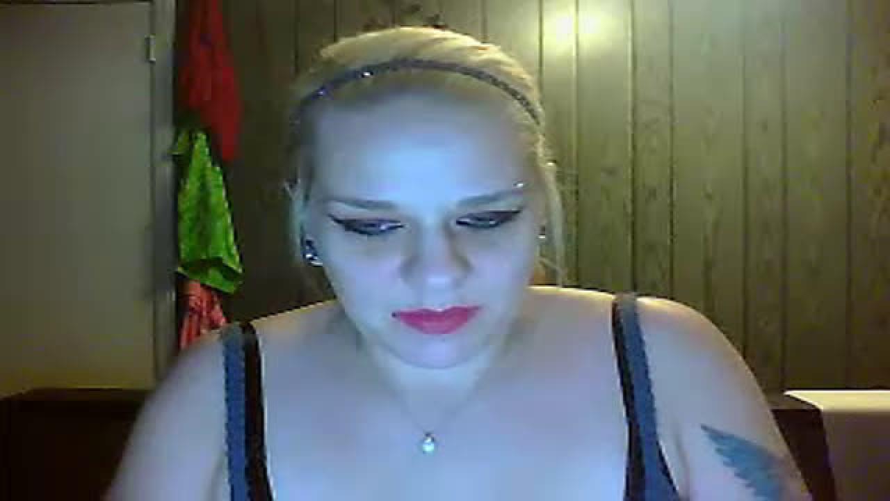 peachesnkandy4u porno [2017/01/10 00:00:15]
