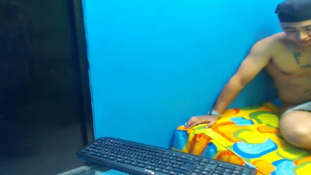 xander_cute porno [2017/01/19 14:50:28]
