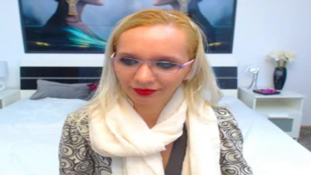 amazingjullia cam [2017/01/20 14:30:43]