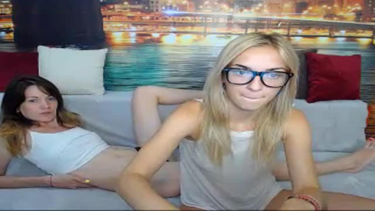 hornytwopuss Live [2017/07/19 - 06:05:26]