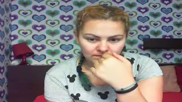 moniqueq webcam [2017/01/30 05:02:37]