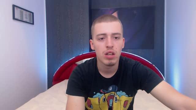 kevinwicks webcam [2017/01/18 04:45:54]