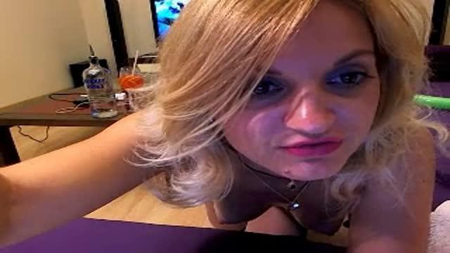 queenkriss show [2015/07/02 23:30:53]