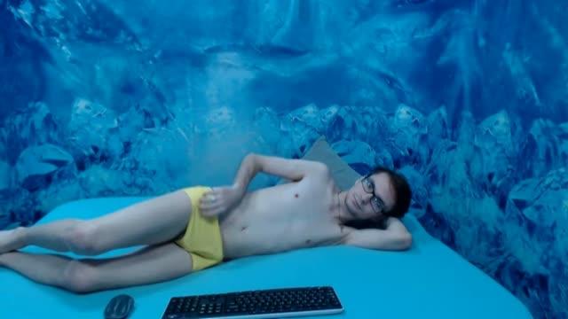 twinkkurt naked [2015/11/21 11:16:08]