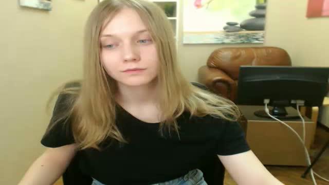arrielly nude [2015/08/21 11:00:39]