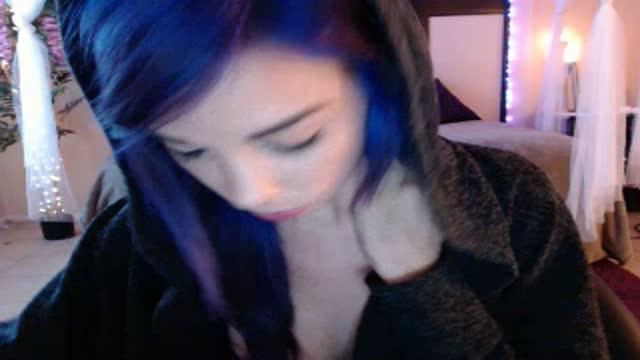 lilmskitten recorded [2015/07/14 18:00:27]