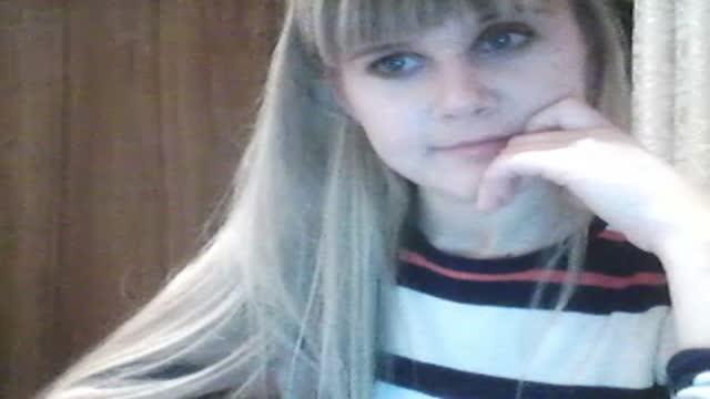 kiss_ashley